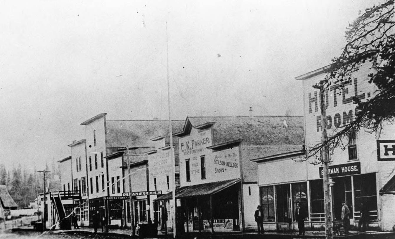 People on Main Street before the 1914 Fire