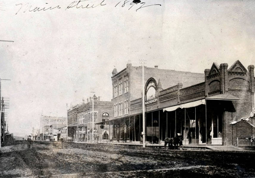 Main Street from intersection of Main and 5th. Moscow, Idaho.