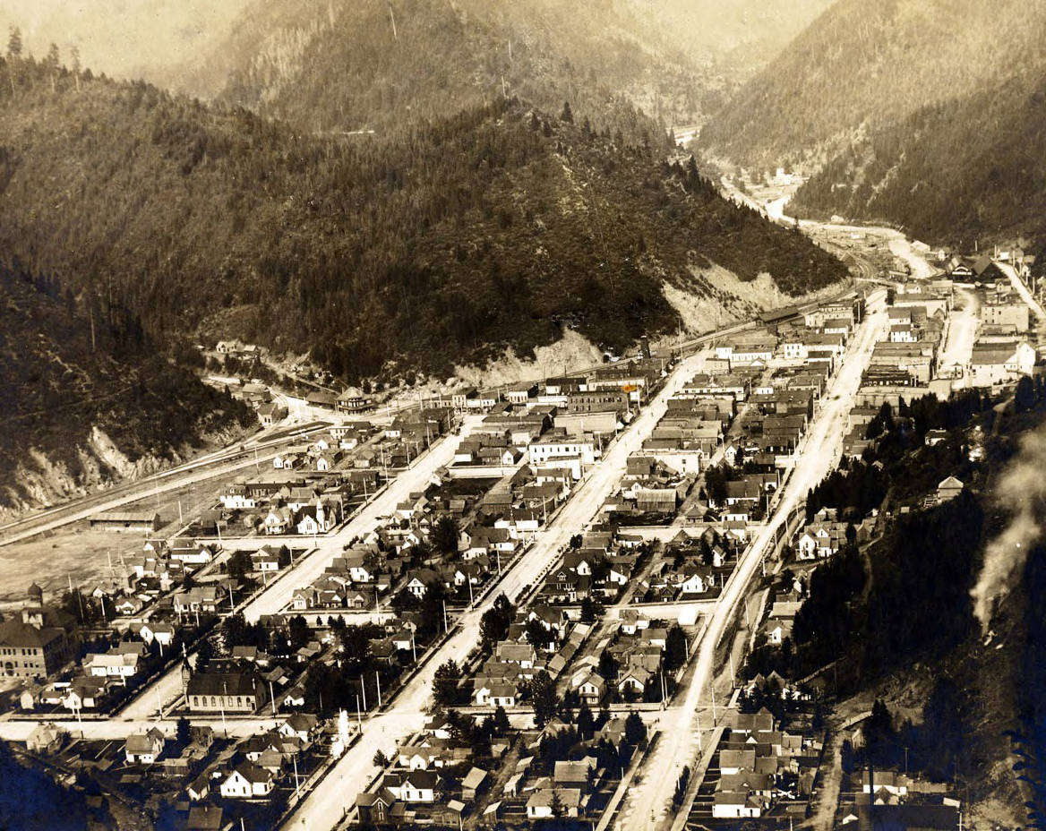 Panoramic view from the west of Wallace, Idaho.